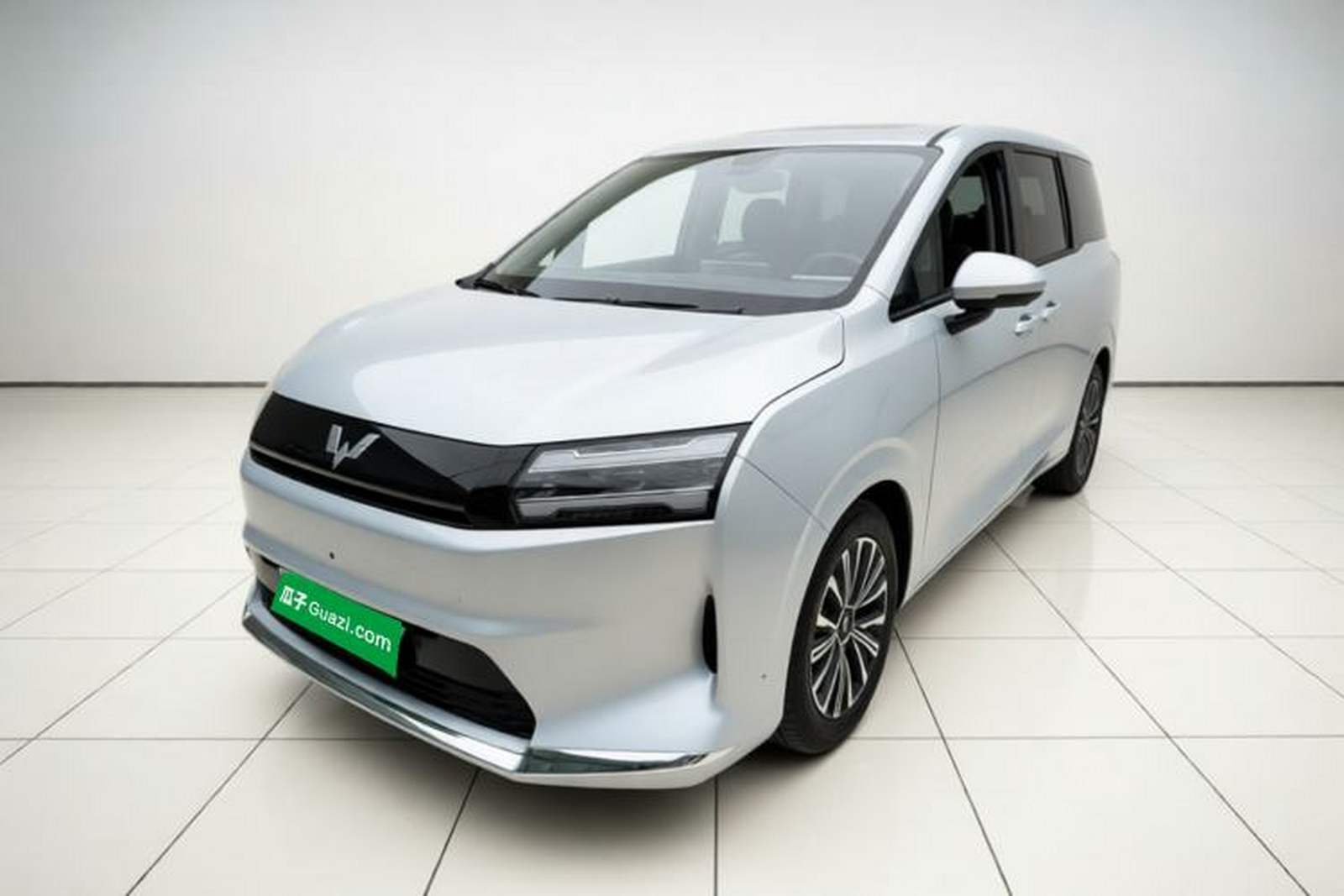 Фото Wuling с площадки