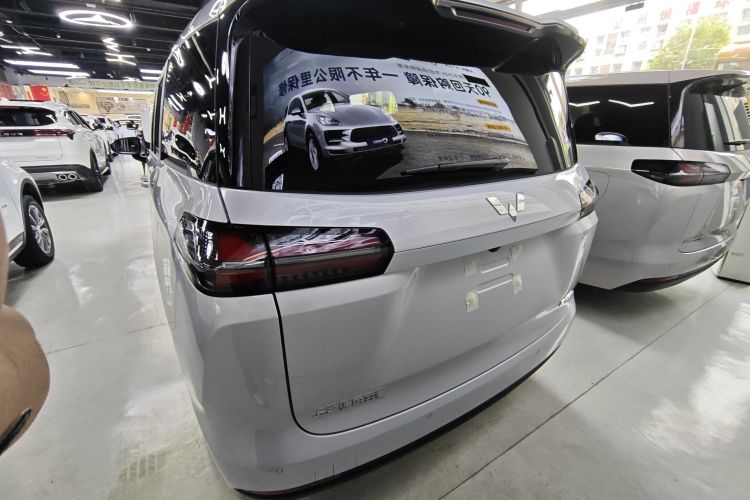 Used Wuling Starlight 730 2025 Model Plug-in Hybrid 125km Luxury Edition Rear