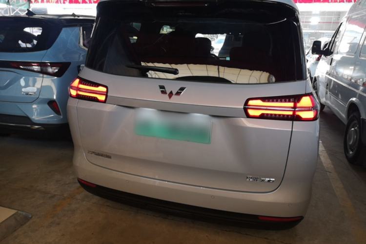 Used Wuling Starlight 730 2025 Model Plug-in Hybrid 125km Luxury Edition Rear