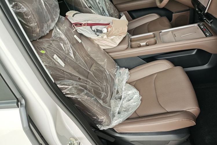 Used Wuling Starlight 730 2025 Model Pure Electric 500km Luxury Edition Right Front Seat