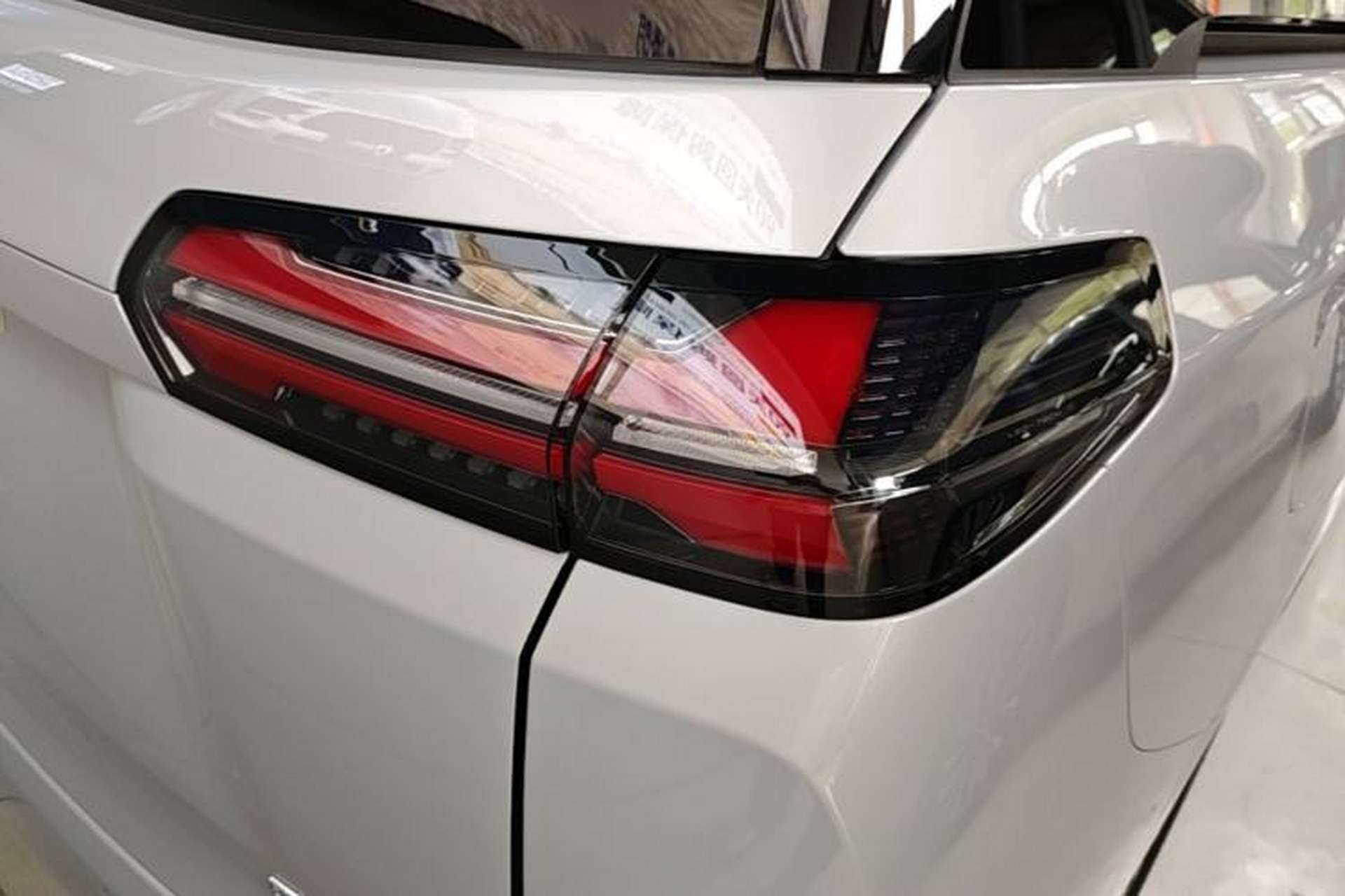 Used Wuling Starlight 730 2025 Model Plug-in Hybrid 125km Luxury Edition Right Rear Taillight