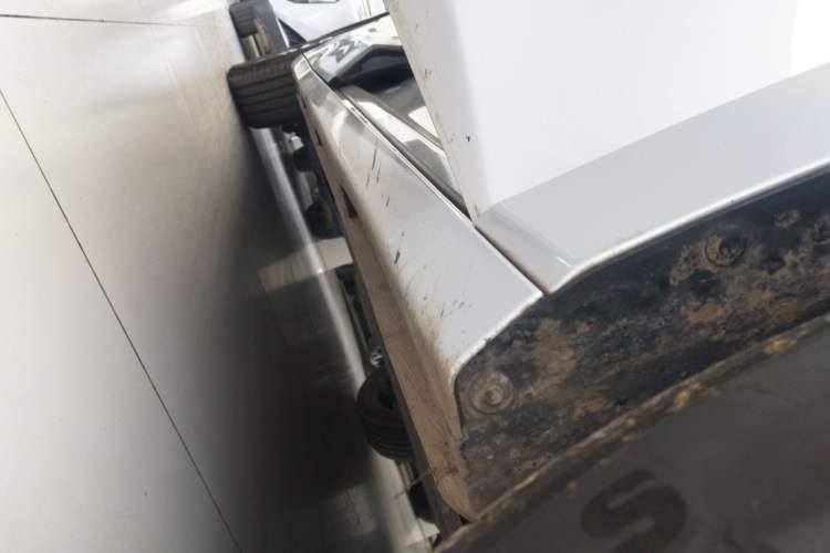 Used Wuling Starlight 730 2025 Model Pure Electric 500km Luxury Edition Right Side Sill