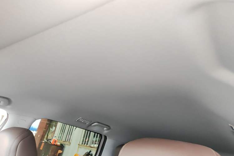 Used Wuling Starlight 730 2025 Model Plug-in Hybrid 125km Luxury Edition Roof