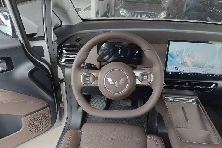 Used Wuling Starlight 730 2025 Model Plug-in Hybrid 125km Luxury Edition Steering Wheel
