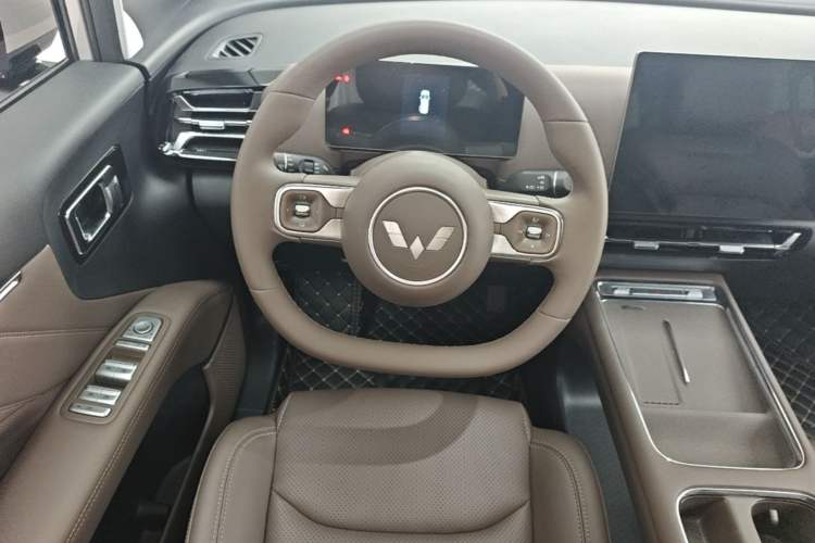 Used Wuling Starlight 730 2025 Model Plug-in Hybrid 125km Luxury Edition Steering Wheel