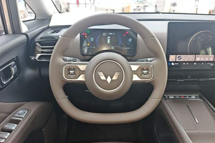 Used Wuling Starlight 730 2025 Model Plug-in Hybrid 125km Luxury Edition Steering Wheel