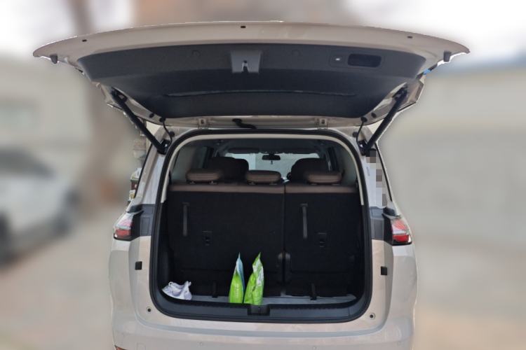 Used Wuling Starlight 730 2025 Model Plug-in Hybrid 125km Luxury Edition Trunk