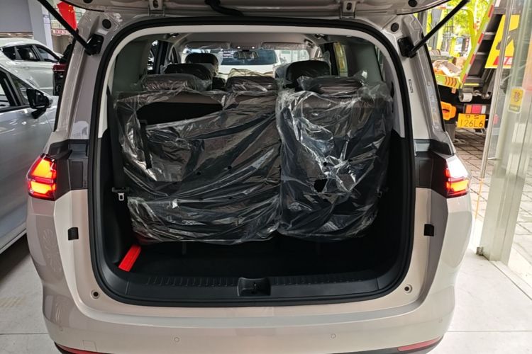 Used Wuling Starlight 730 2025 Model Pure Electric 500km Luxury Edition Trunk