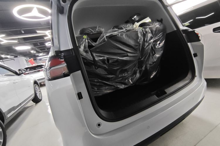 Used Wuling Starlight 730 2025 Model Plug-in Hybrid 125km Luxury Edition Trunk
