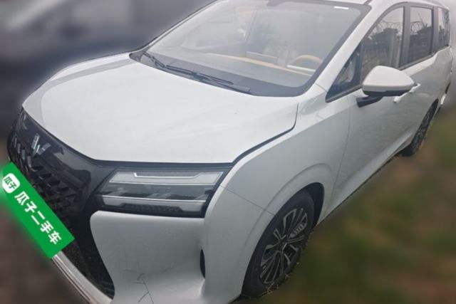 Used Wuling Starlight 730 2025 Model Plug-in Hybrid 125km Luxury Edition