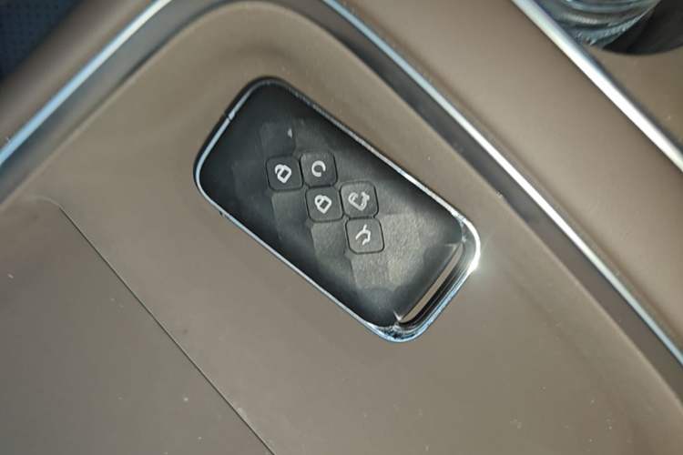 Used Wuling Starlight 730 2025 Model Pure Electric 500km Luxury Edition Vehicle Key