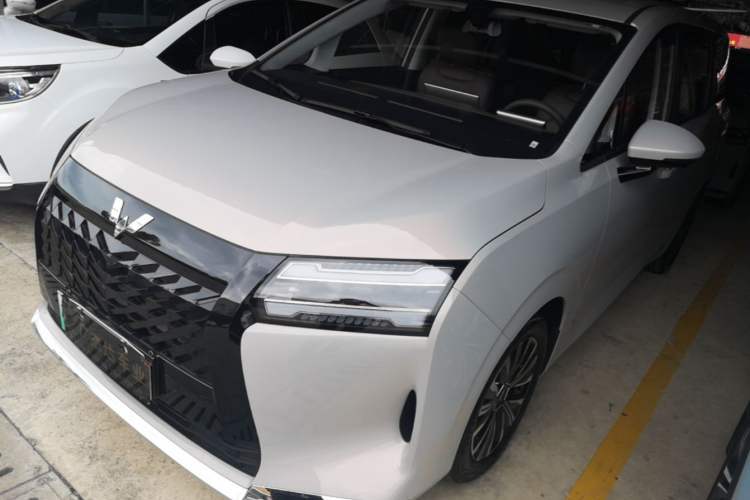 Used Wuling Starlight 730 2025 Model Plug-in Hybrid 125km Luxury Edition Guazi used car, China used car export, Used car for sale, Used cars, Cheapest cars for sale