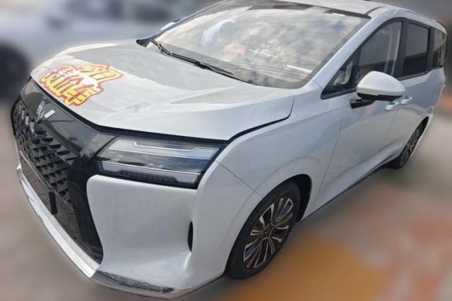 Used Wuling Starlight 730 2025 Model Plug-in Hybrid 125km Luxury Edition