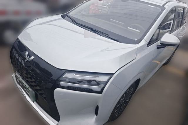 Used Wuling Starlight 730 2025 Model Plug-in Hybrid 125km Luxury Edition