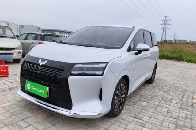 Used Wuling Starlight 730 2025 Model Plug-in Hybrid 125km Luxury Edition