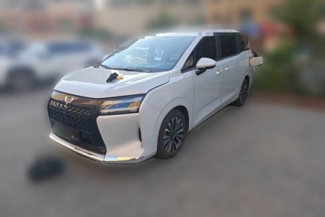 Used Wuling Starlight 730 2025 Model Plug-in Hybrid 125km Luxury Edition