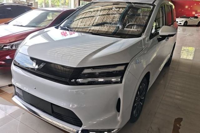 Used Wuling Starlight 730 2025 Model Pure Electric 500km Luxury Edition