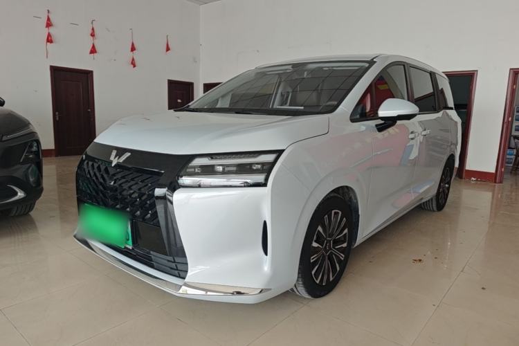 Wuling Starlight 730 2025 Model Plug-in Hybrid 125km Luxury Edition