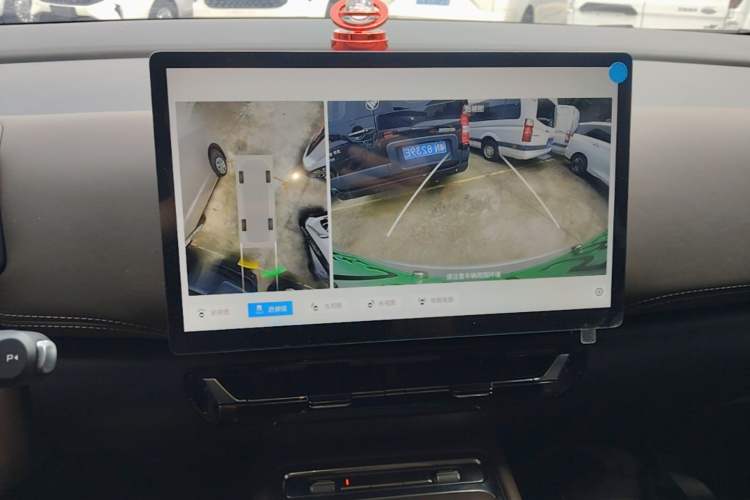 Used Wuling Starlight 730 2025 Model Plug-in Hybrid 125km Luxury Edition Audio And AC Panel