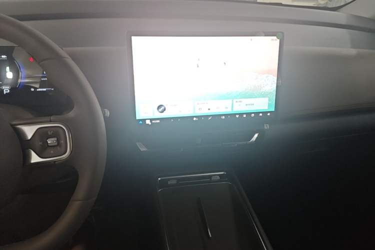 Used Wuling Starlight 730 2025 Model Plug-in Hybrid 125km Luxury Edition Audio And AC Panel
