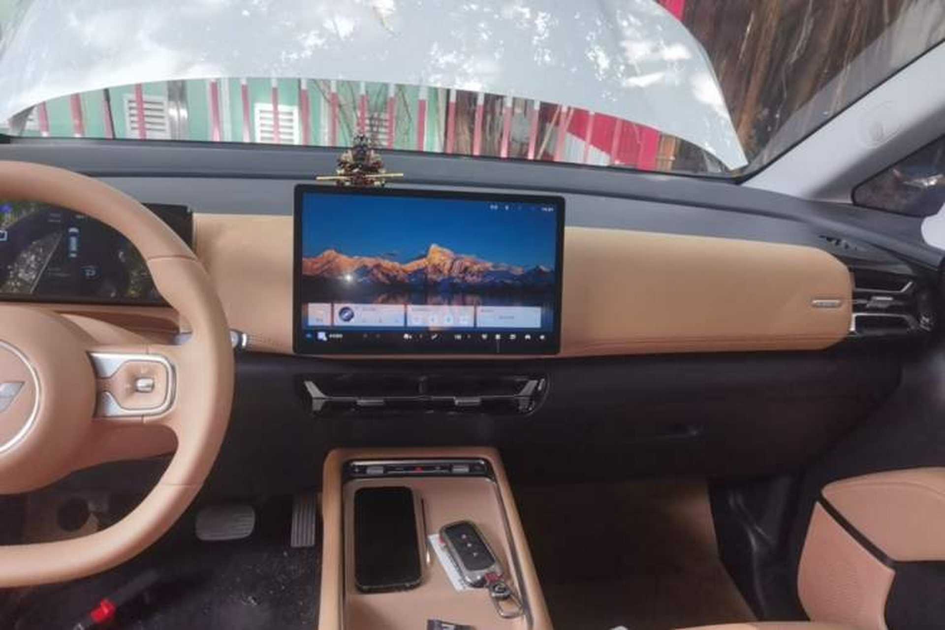 Used Wuling Starlight 730 2025 Model Plug-in Hybrid 125km Luxury Edition Audio And AC Panel