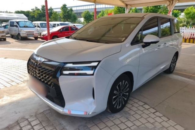 Used Wuling Starlight 730 2025 Model Plug-in Hybrid 125km Luxury Edition