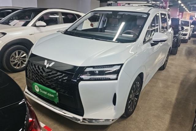 Used Wuling Starlight 730 2025 Model Plug-in Hybrid 125km Luxury Edition