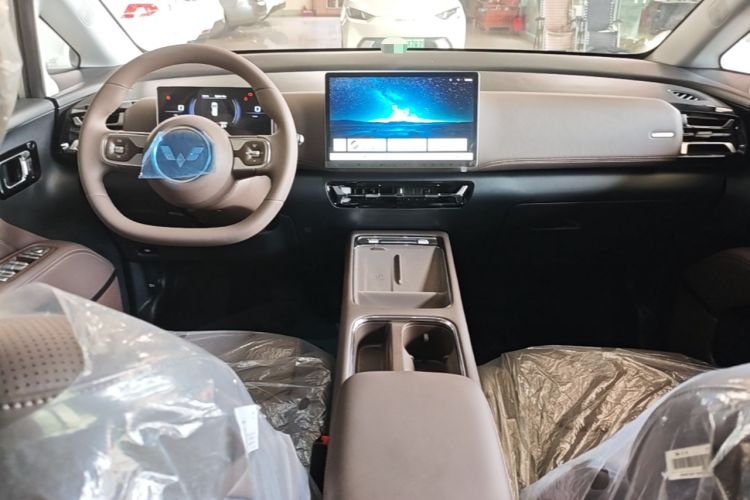 Used Wuling Starlight 730 2025 Model Pure Electric 500km Luxury Edition Center Console