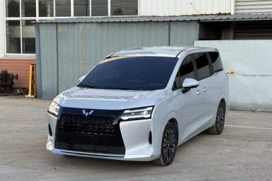 Used Wuling Starlight 730 2025 Model Plug-in Hybrid 125km Luxury Edition