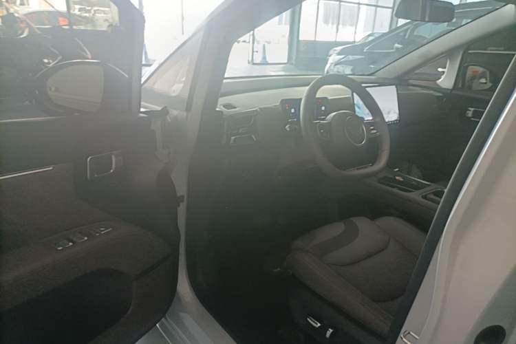 Used Wuling Starlight 730 2025 Model Plug-in Hybrid 125km Luxury Edition Driver Seat