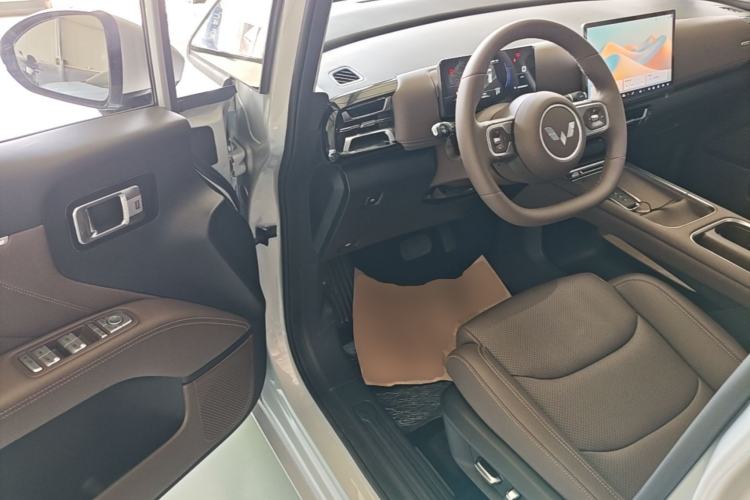 Used Wuling Starlight 730 2025 Model Plug-in Hybrid 125km Luxury Edition Driver Seat