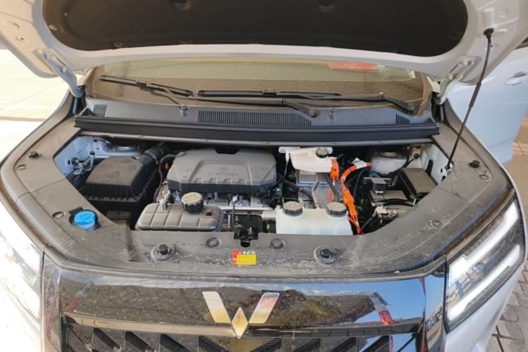 Used Wuling Starlight 730 2025 Model Plug-in Hybrid 125km Luxury Edition Engine Bay