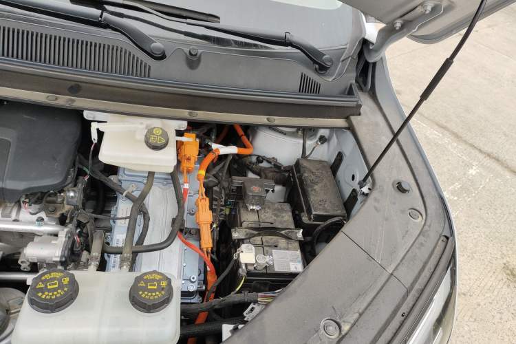 Used Wuling Starlight 730 2025 Model Plug-in Hybrid 125km Luxury Edition Engine Bay Left
