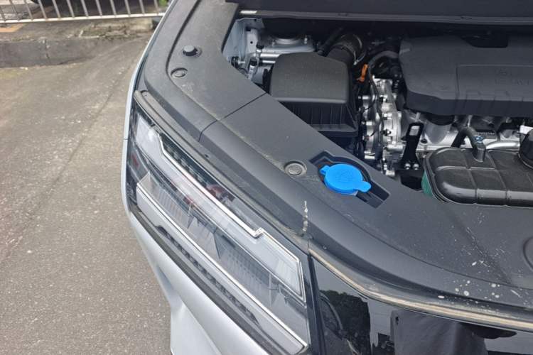 Used Wuling Starlight 730 2025 Model Plug-in Hybrid 125km Luxury Edition Engine Bay Right