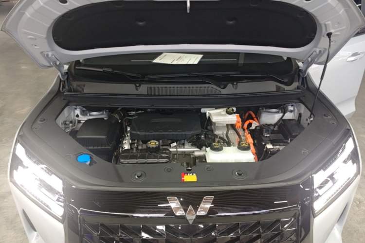 Used Wuling Starlight 730 2025 Model Plug-in Hybrid 125km Luxury Edition Engine Bay