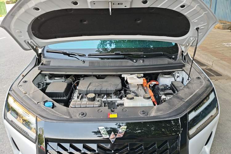 Used Wuling Starlight 730 2025 Model Plug-in Hybrid 125km Luxury Edition Engine Bay