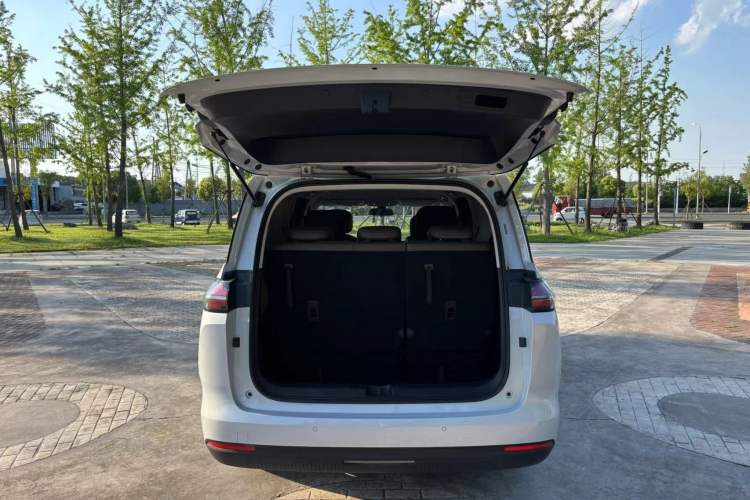 Used Wuling Starlight 730 2025 Model Pure Electric 500km Luxury Edition Exterior 12