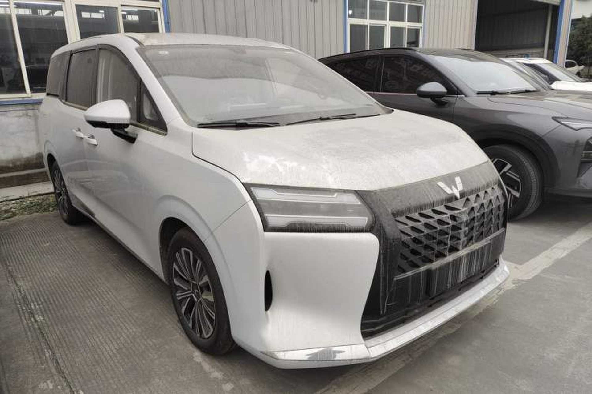 Used Wuling Starlight 730 2025 Model Plug-in Hybrid 125km Luxury Edition Exterior 2