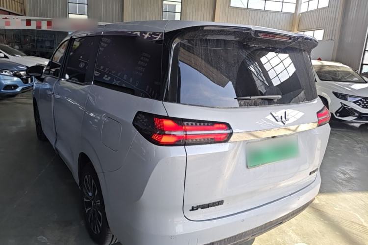 Used Wuling Starlight 730 2025 Model Plug-in Hybrid 125km Luxury Edition Exterior 2