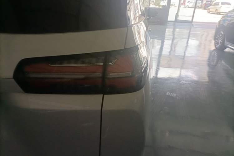 Used Wuling Starlight 730 2025 Model Plug-in Hybrid 125km Luxury Edition Exterior 3