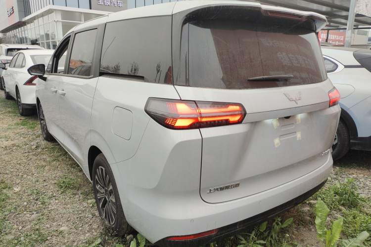 Used Wuling Starlight 730 2025 Model Plug-in Hybrid 125km Luxury Edition Exterior 3