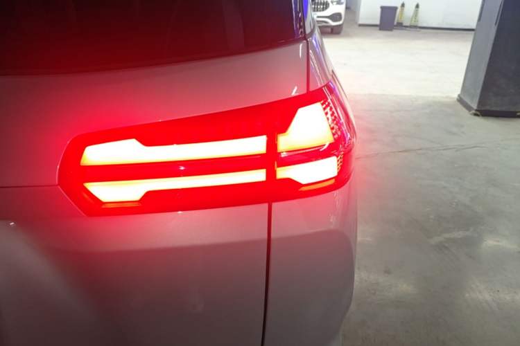 Used Wuling Starlight 730 2025 Model Plug-in Hybrid 125km Luxury Edition Exterior 3