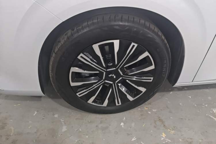 Used Wuling Starlight 730 2025 Model Plug-in Hybrid 125km Luxury Edition Exterior 4