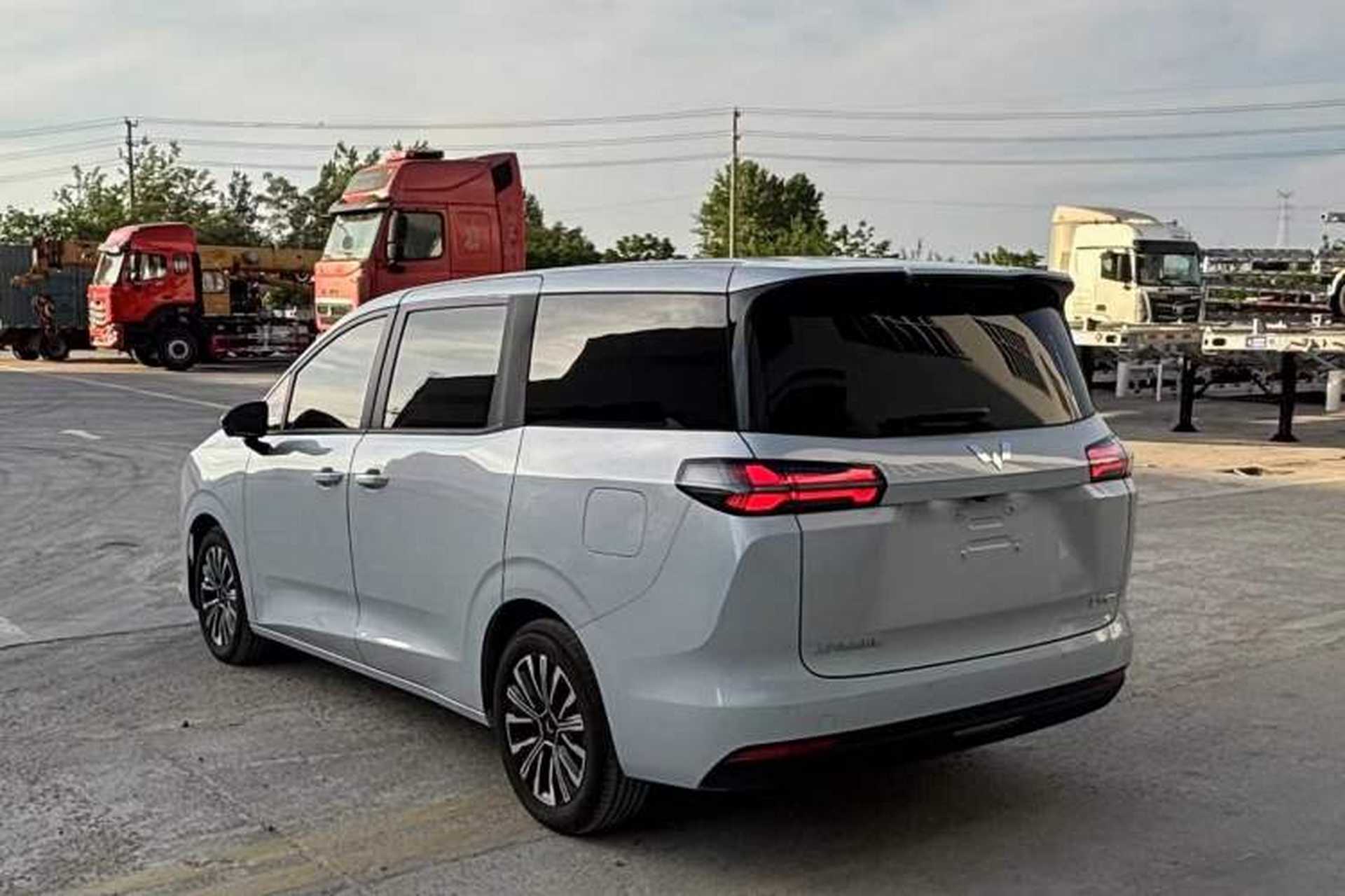 Used Wuling Starlight 730 2025 Model Plug-in Hybrid 125km Luxury Edition Exterior 5