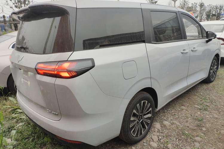 Used Wuling Starlight 730 2025 Model Plug-in Hybrid 125km Luxury Edition Exterior 5