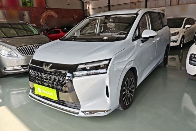 Used Wuling Starlight 730 2025 Model Plug-in Hybrid 125km Luxury Edition