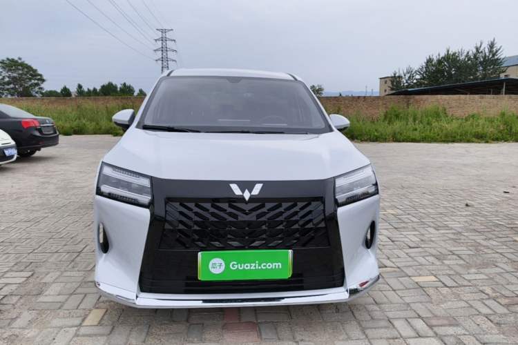 Used Wuling Starlight 730 2025 Model Plug-in Hybrid 125km Luxury Edition Front