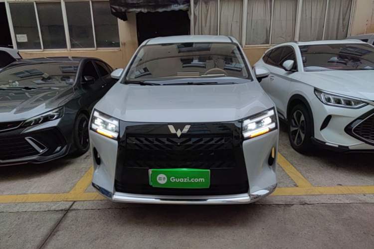 Used Wuling Starlight 730 2025 Model Plug-in Hybrid 125km Luxury Edition Front