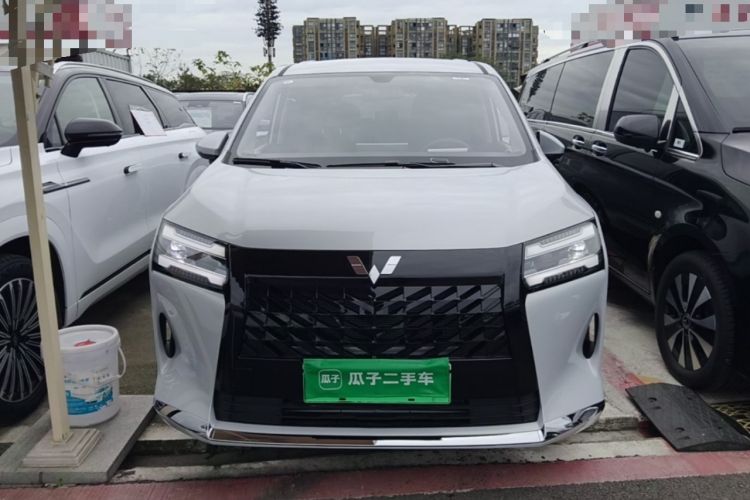 Used Wuling Starlight 730 2025 Model Plug-in Hybrid 125km Luxury Edition Front