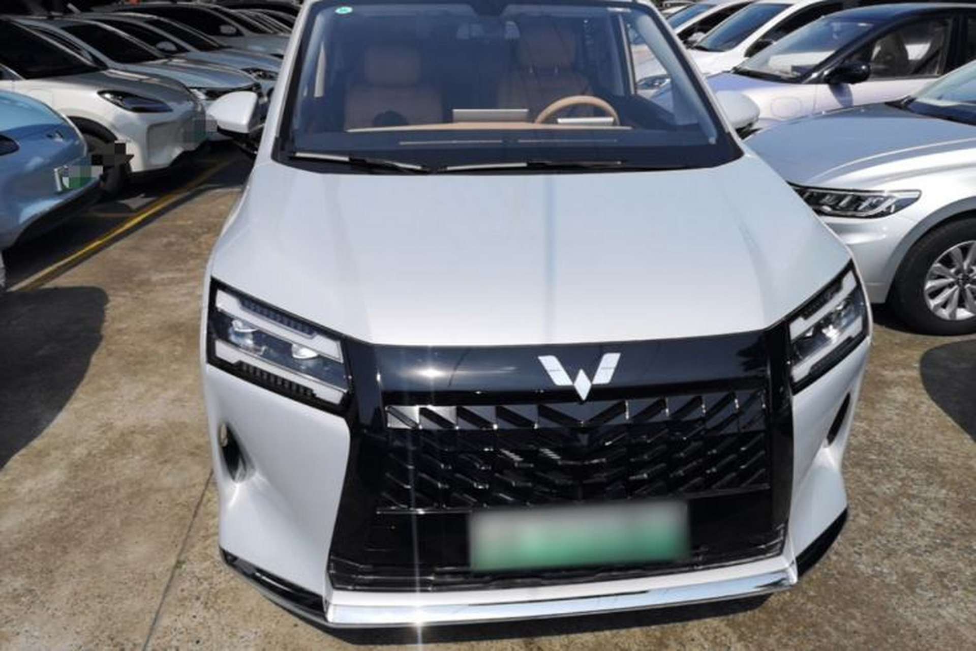 Used Wuling Starlight 730 2025 Model Plug-in Hybrid 125km Luxury Edition Front